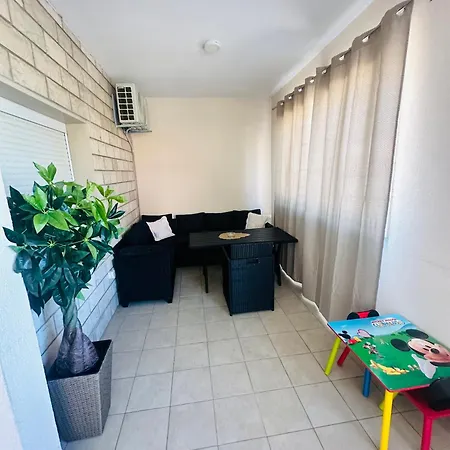 Tony Apartment Makarska