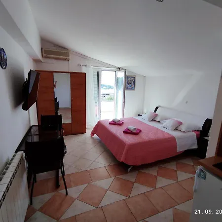 Tony * Makarska